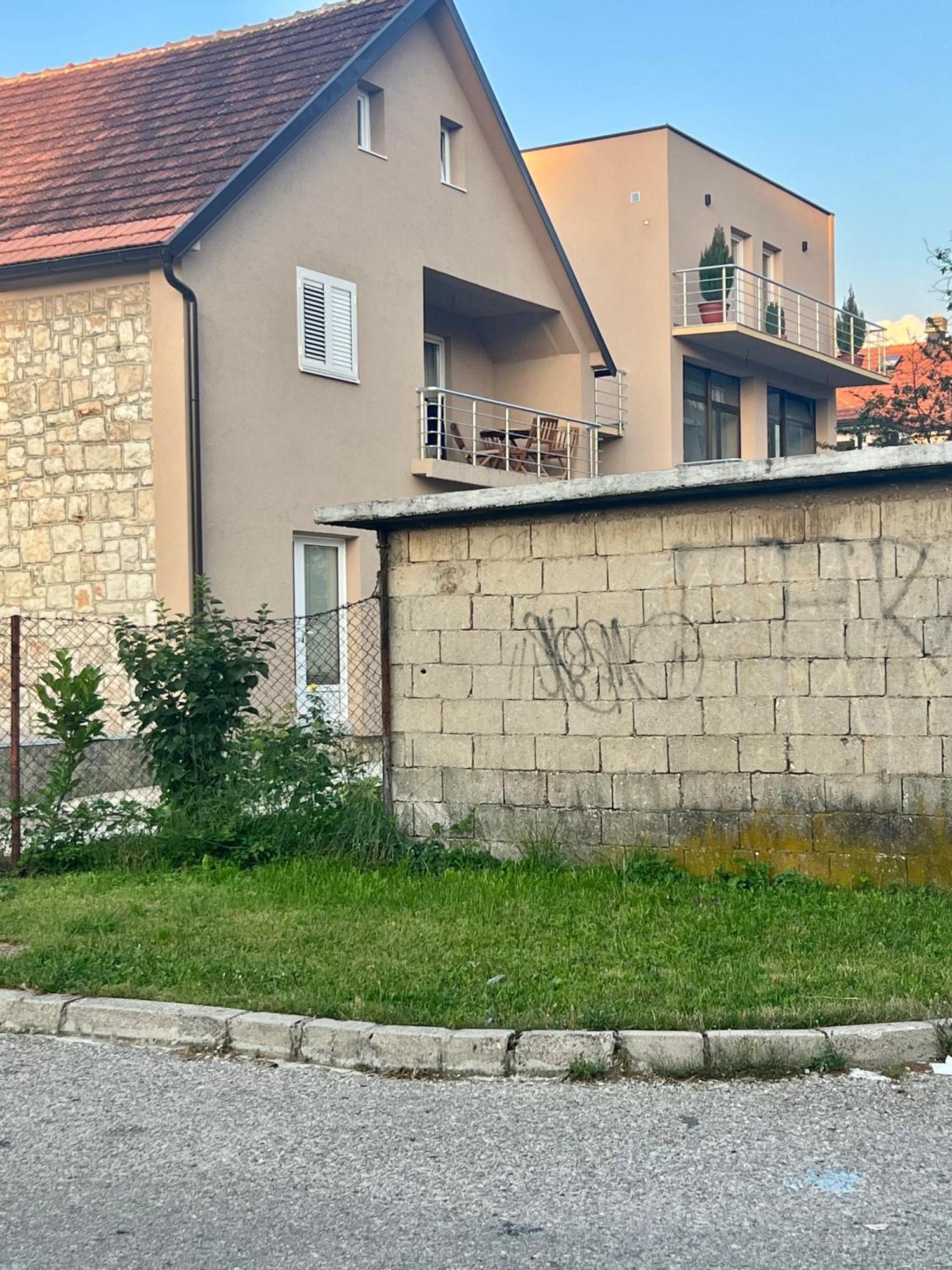Апартаменти Scepanovic 2 *